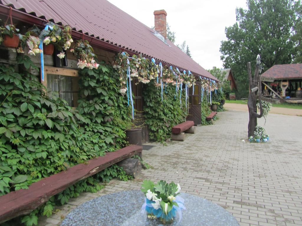 Kucuru Dzirnavas Hotel Lautere Exterior foto